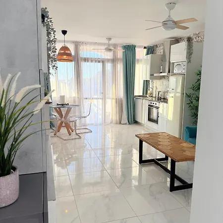 Sea View In Ocean View Apartment *